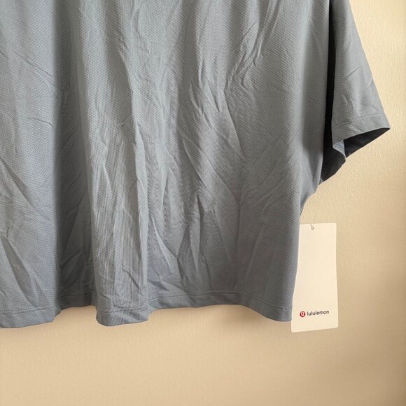 Lululemon Athletic Abrasion Resistant Training Short Sleeve Chambray NWT Size 8 - Picture 4 of 7